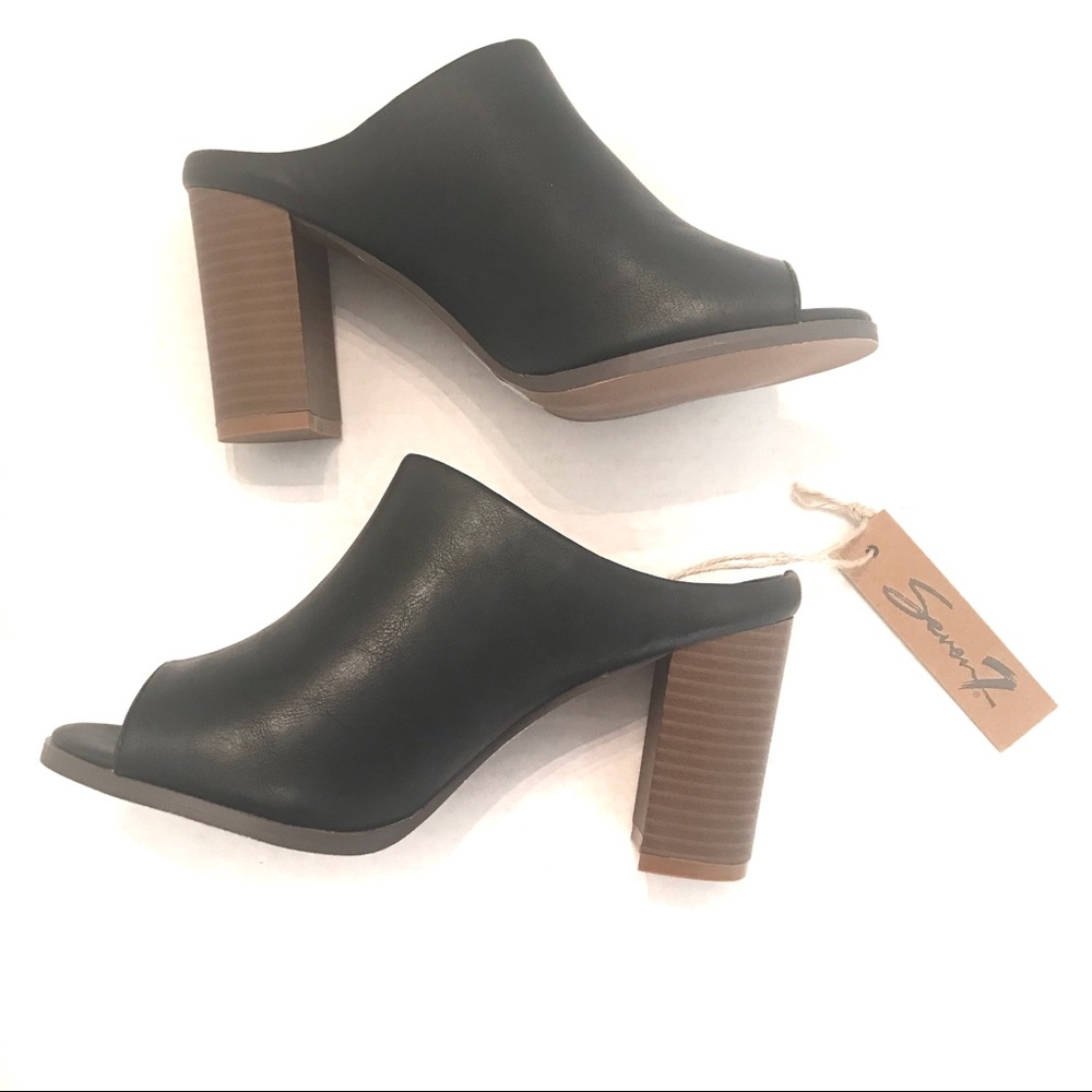 Seven 7 Peep Toe Mules in Navy Blue Size 8 and 8